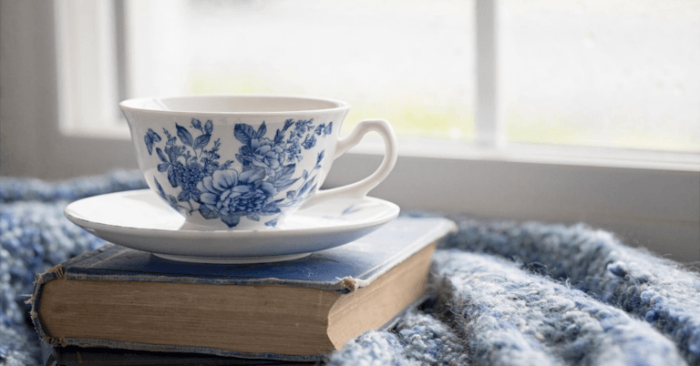 Giveaway: The Ultimate 2018 Summer Reading List for Weary Moms (Ended)
